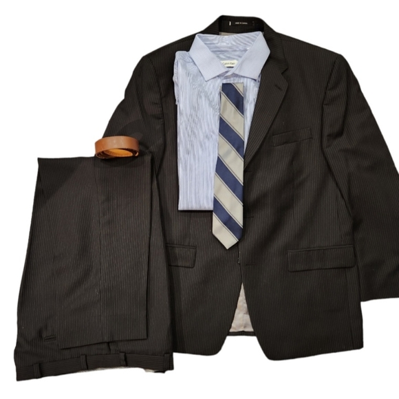 Calvin Klein Men's Two Piece Black Pinstripe Suit - Picture 7 of 7